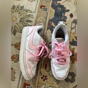 Kids Pink and White Nike sz 5Y